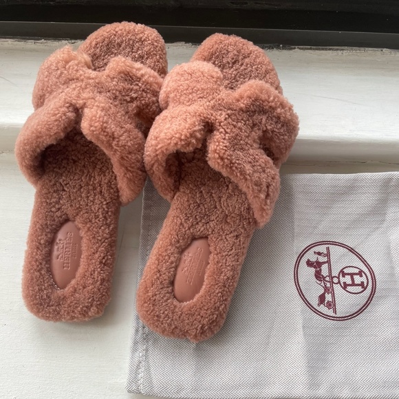 Shoes - Furry H oran sandals